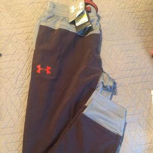 Boys under armour pants size medium
